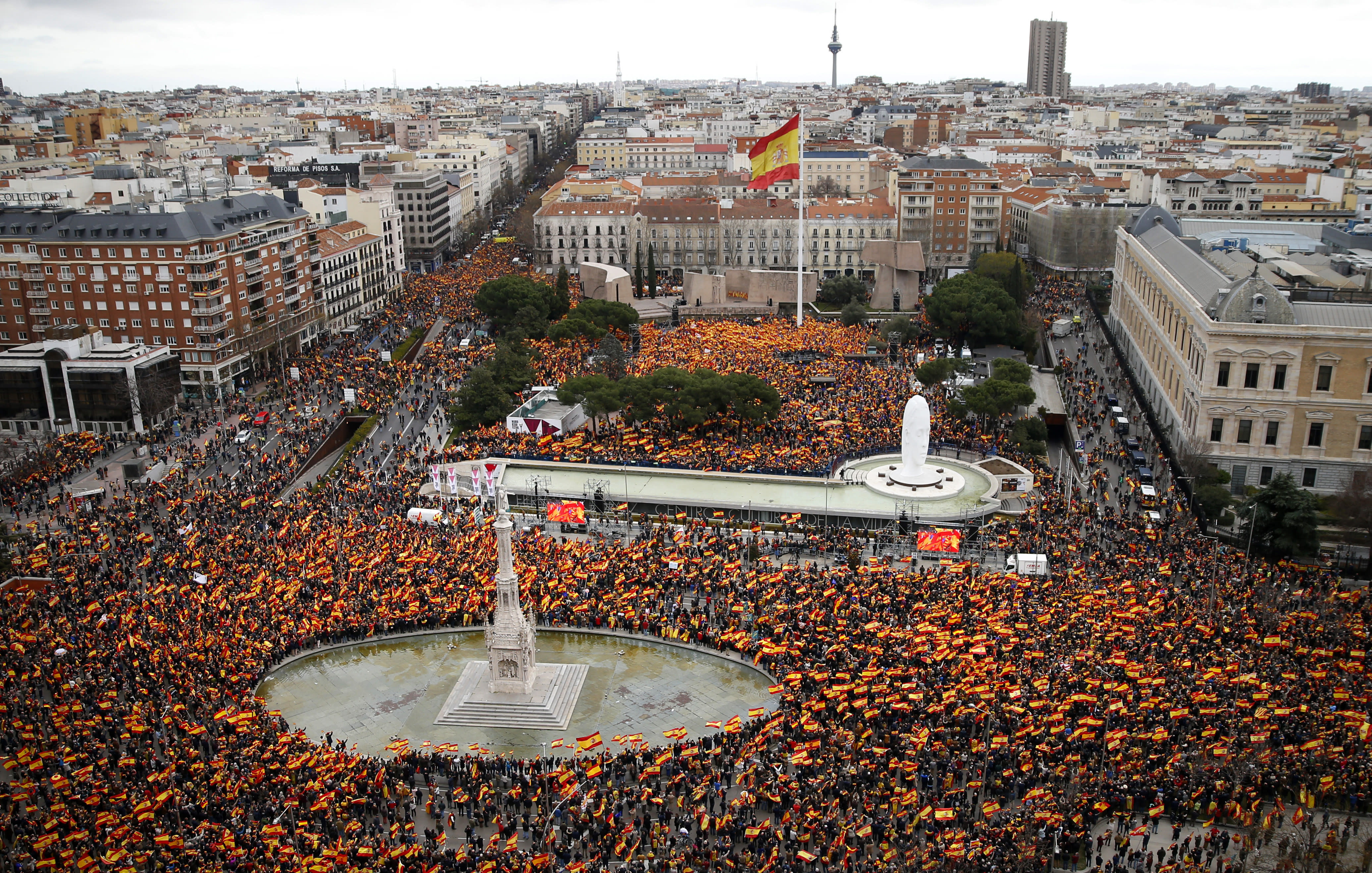 Thousands join rightwing rally in Madrid, demand PM resign