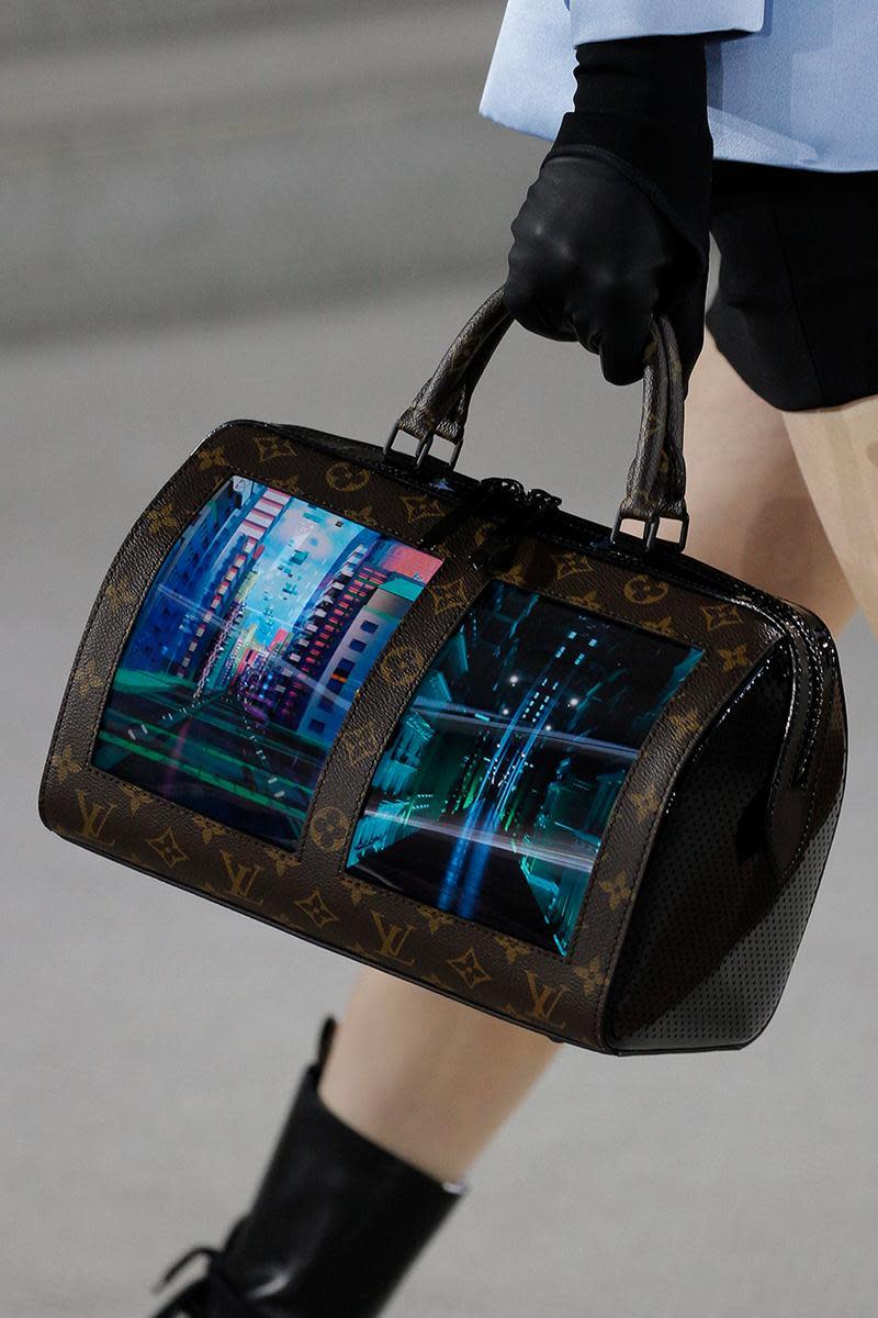 Louis Vuitton and Royole put two web browsers on a handbag - The Verge
