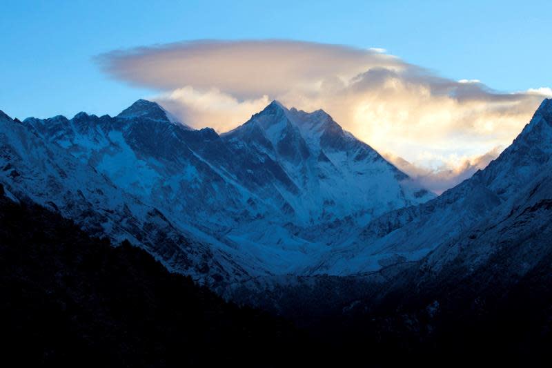 Los microplásticos coronan el Everest