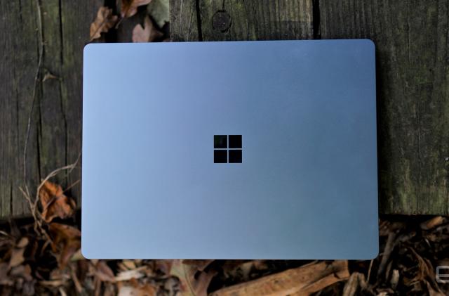 Surface Laptop Go                               