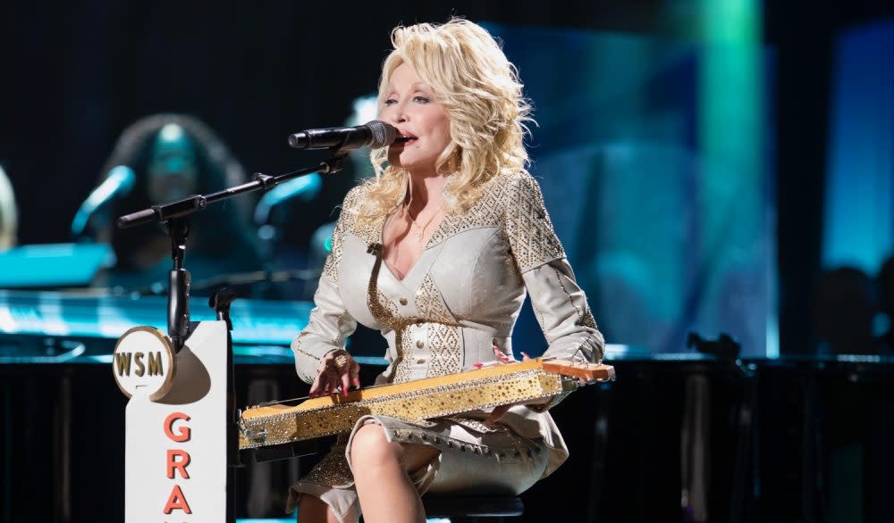 Dolly Parton Says Thanks But No Thanks to Statue at ...