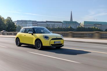 輕鬆駕馭純電經典！MINI推出全新電動入門車型MINI Cooper E！