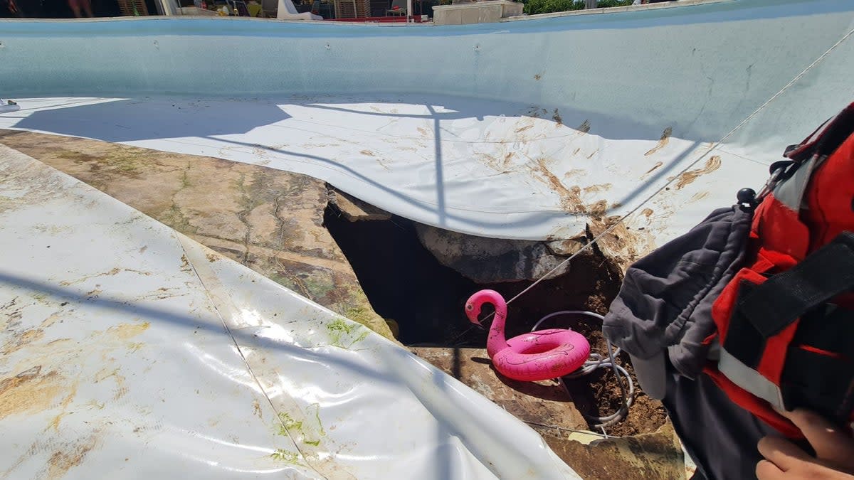 Man dies after sinkhole opens under swimming pool in Israel - Last Minute  Instant News
