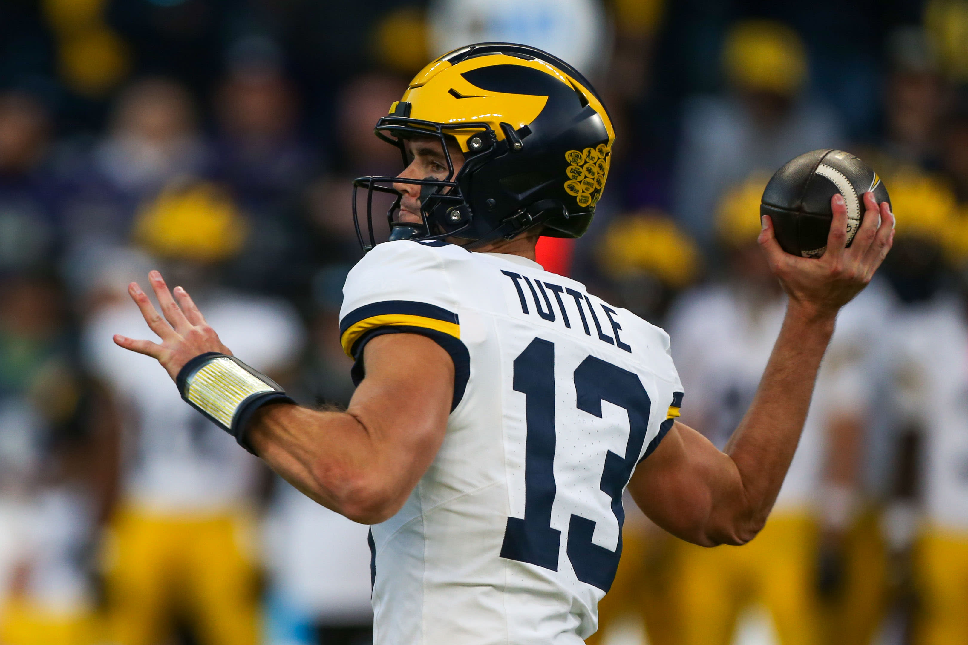 Michigan expects to start Jack Tuttle at QB vs. Illinois