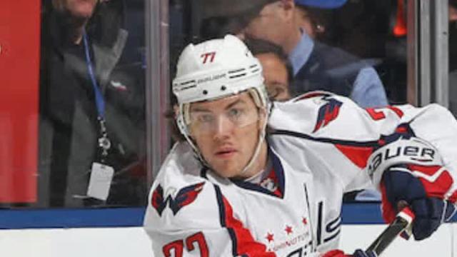 T.J. Oshie re-signs with Capitals for a long, long time