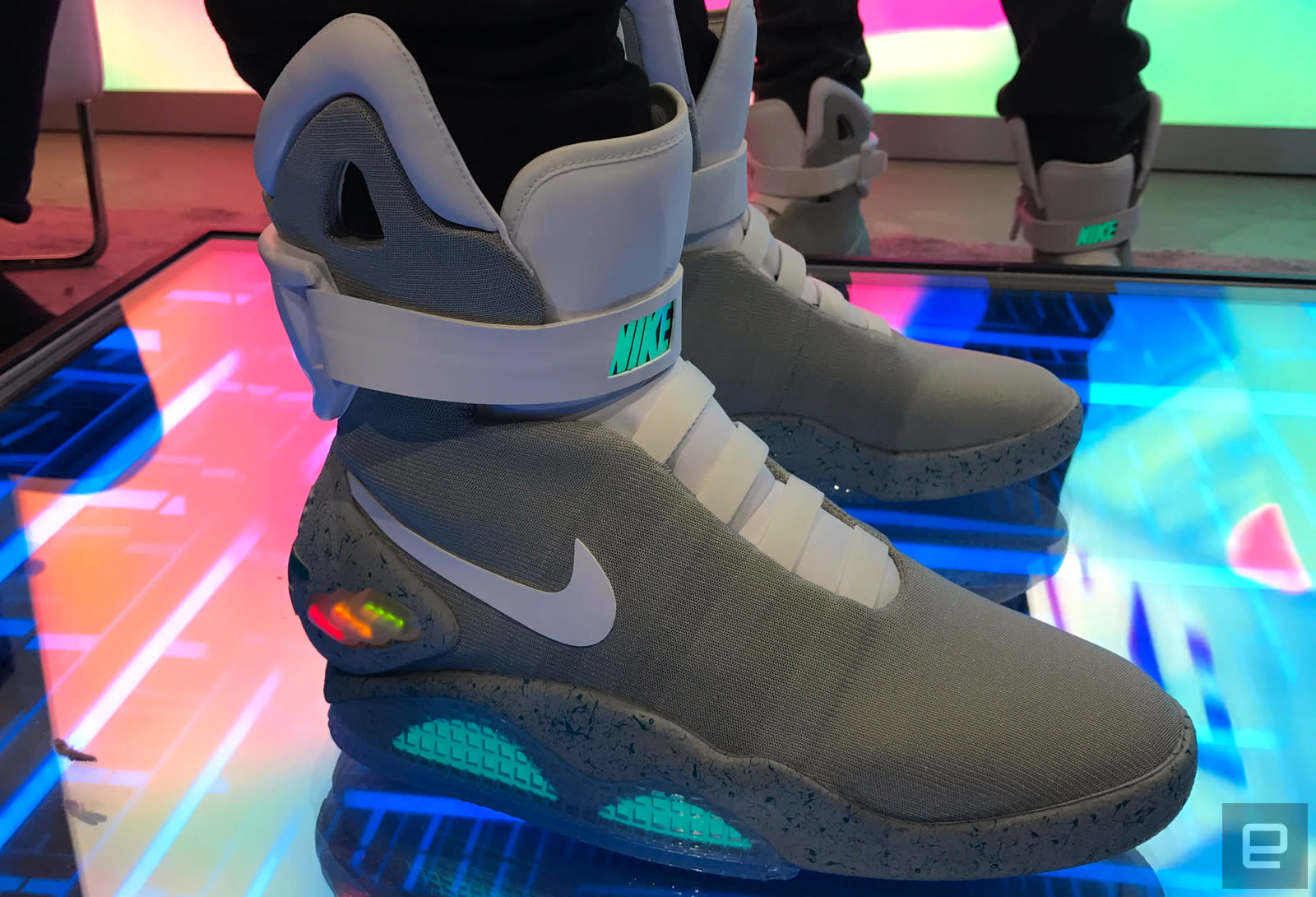 nike mags self lacing