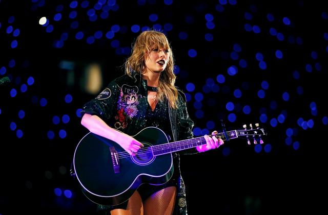 BRISBANE, AUSTRALIA - NOVEMBER 06:  Taylor Swift performs at The Gabba on November 6, 2018 in Brisbane, Australia.  (Photo by Don Arnold/TAS18/Getty Images)