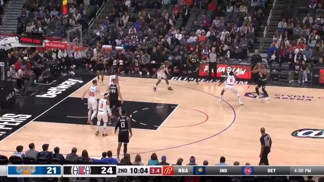 Eric Gordon with a deep 3 vs the New York Knicks