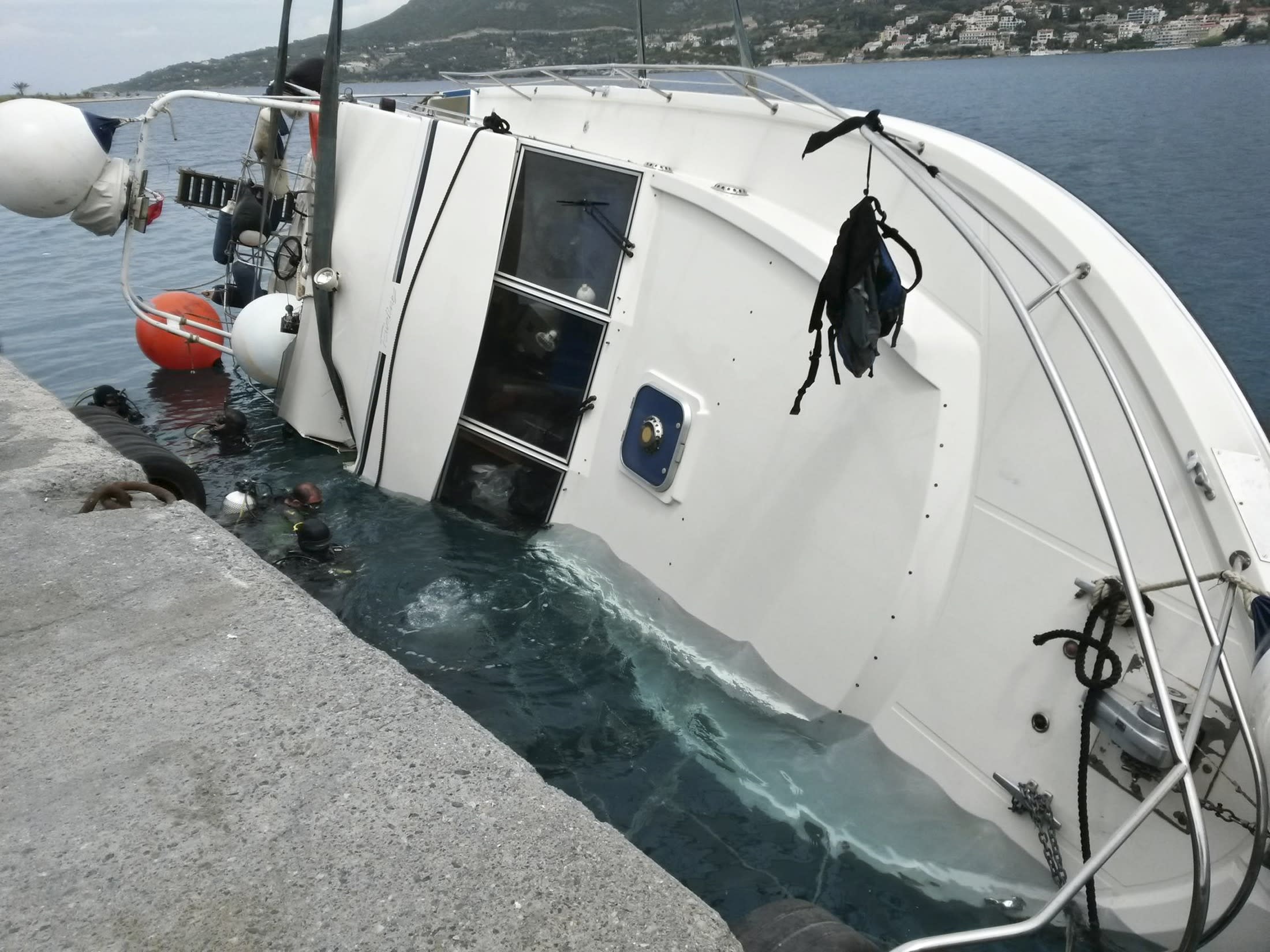 yacht accident greece