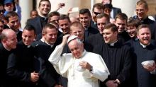 Papa Francisco se abre a la opción de que hombres mayores casados puedan ser sacerdotes