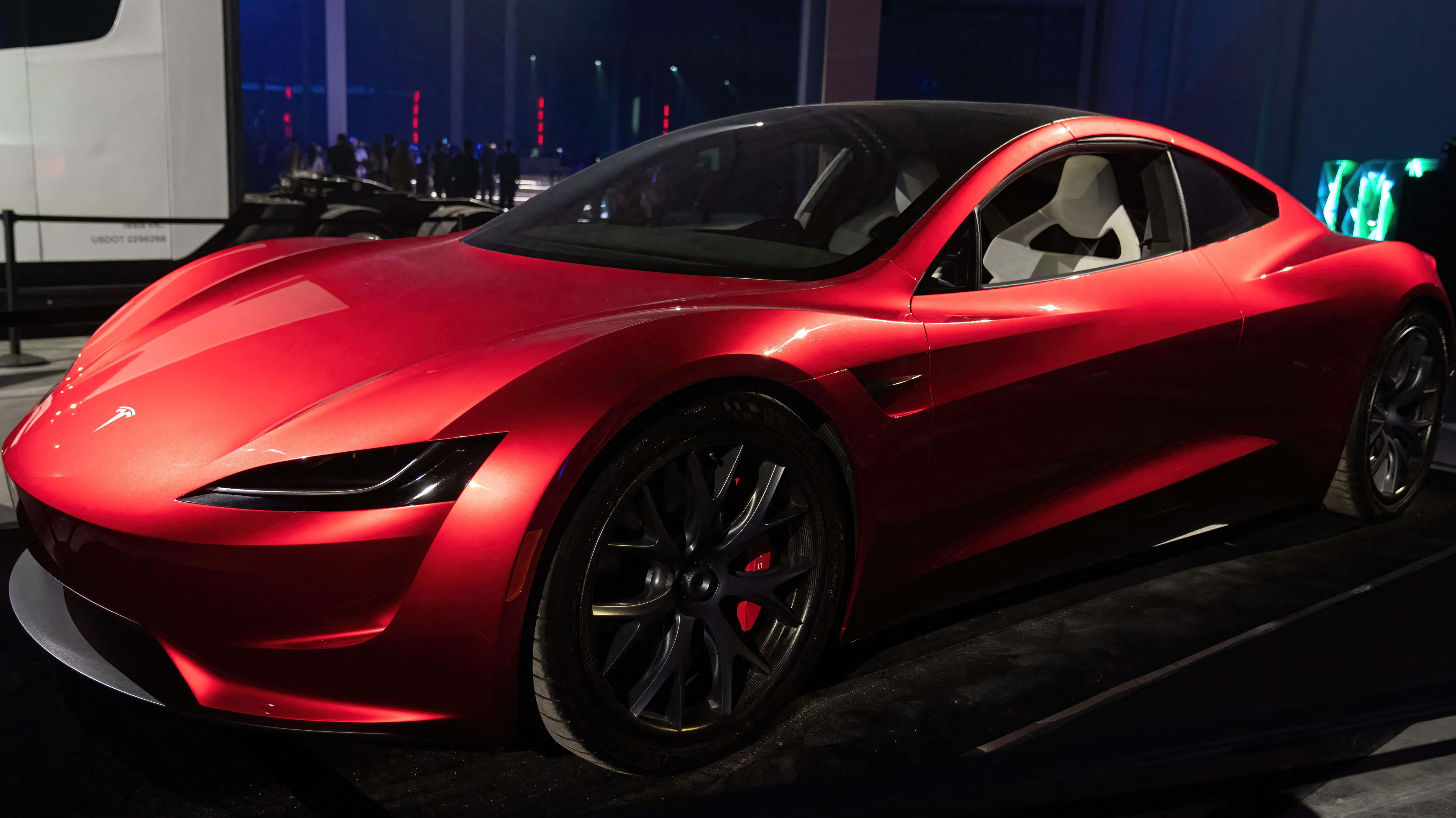 Informeer Bevestigen aan Bron Tesla Roadster reservations are back — with a big deposit