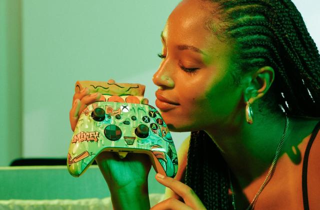 Pizza-scented 'TMNT: Mutant Mayhem' Xbox controller