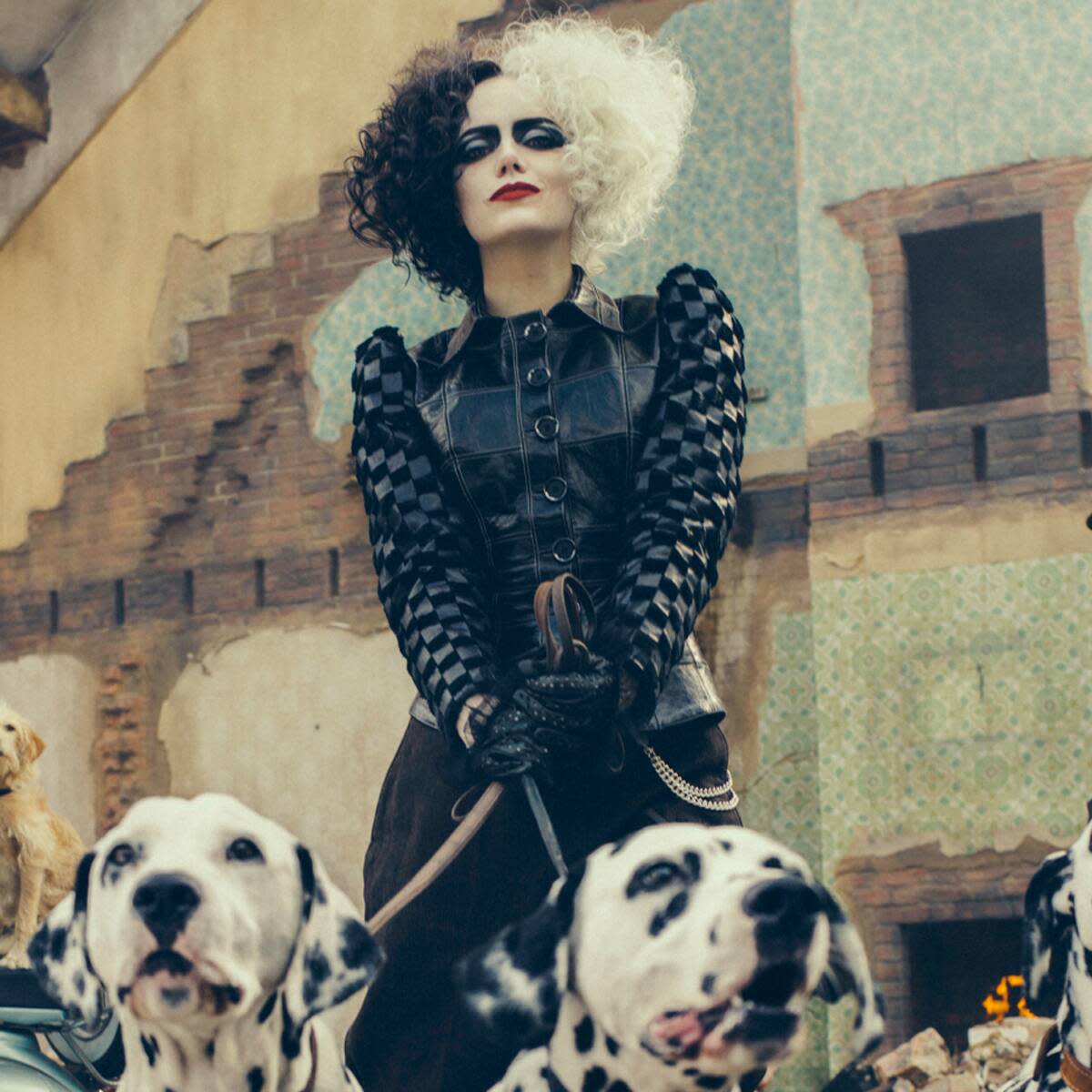 Watch the Explosive First Trailer for Emma Stone's Cruella