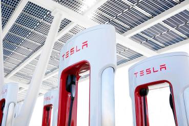 TESLA Supercharger超充站進軍日本10周年！再送免費超充方案