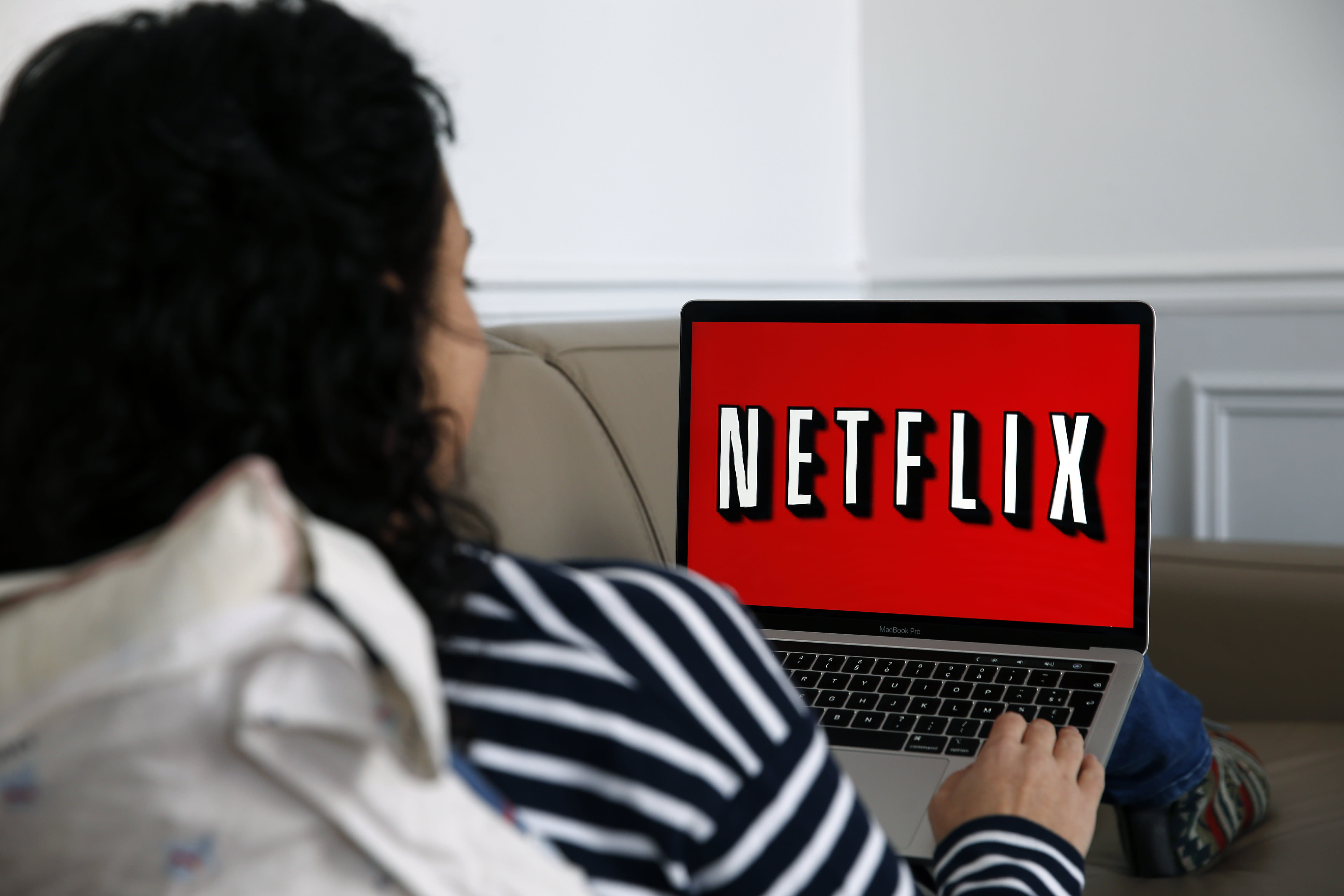 Pourquoi il vaut mieux regarder Netflix sur un ordinateur que sur une TV