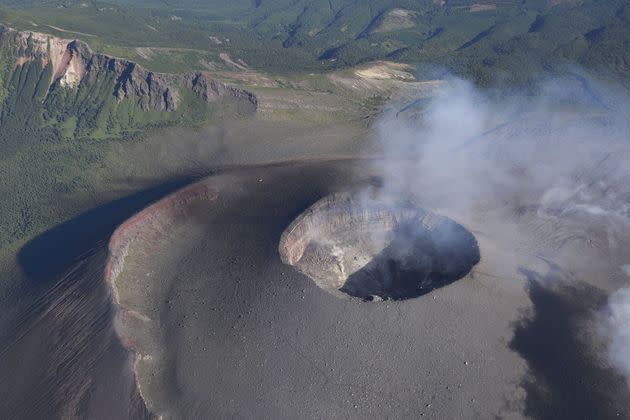 Au Japon  le r veil du volcan  Asama 