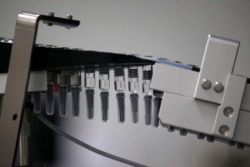 Citing lack of data, Polish health minister does not recommend Chinese shot