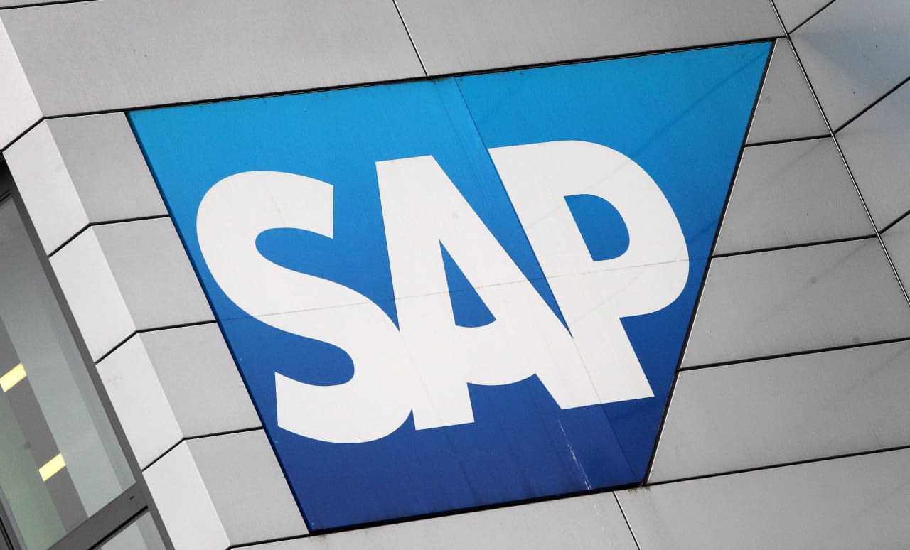 SAP Plans 8,000-Job Restructuring in AI Bet, Raises 2025 Outlook