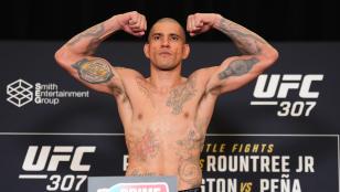 UFC 307 predictions: Will Alex Pereira's KO streak continue?