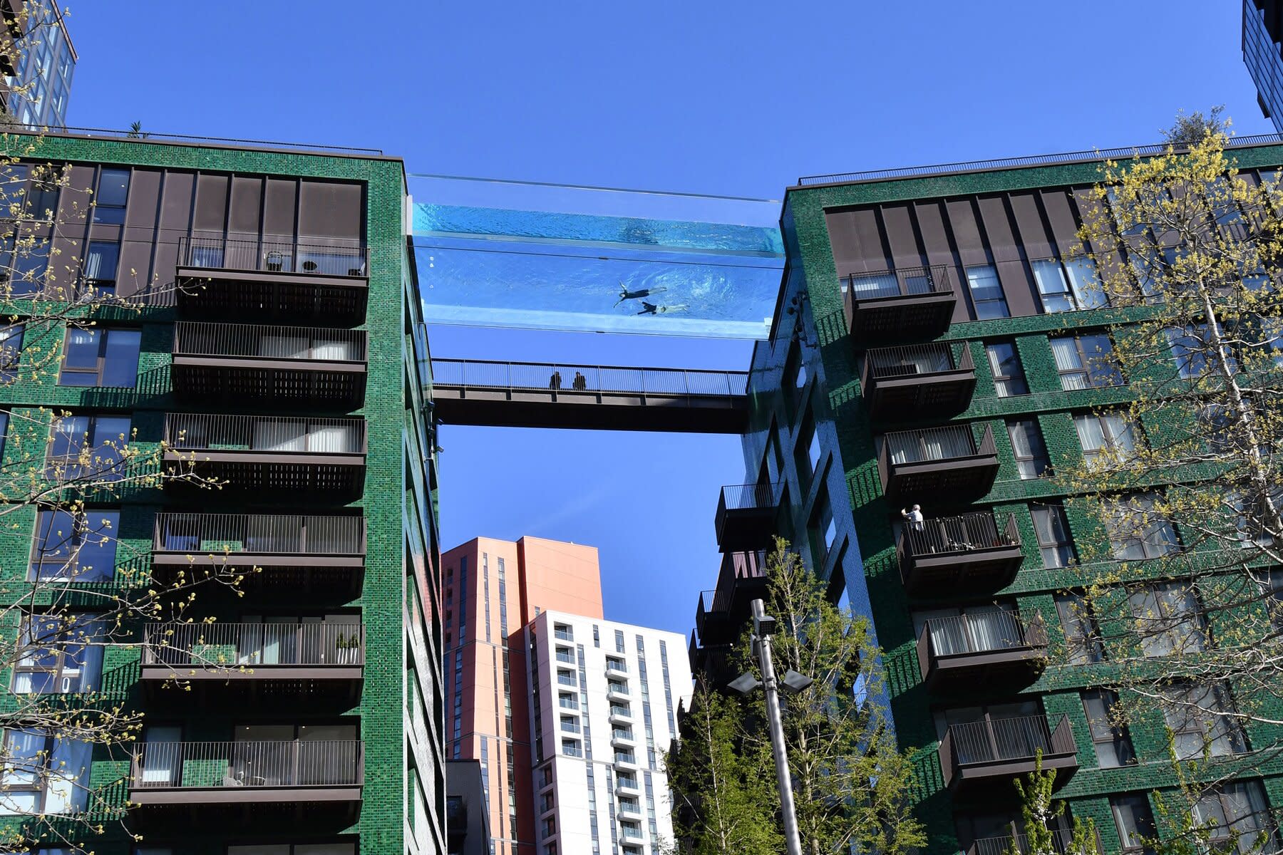 This Clear Bottomed Pool Hangs Between 2 Buildings In London