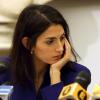 Roma, gli sms di Raggi al vaglio: &quot;Ci aspettano al varco&quot;