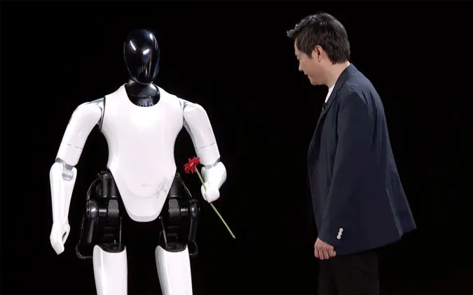 The Morning After: A humanoid robot and a foldable phone from the same company