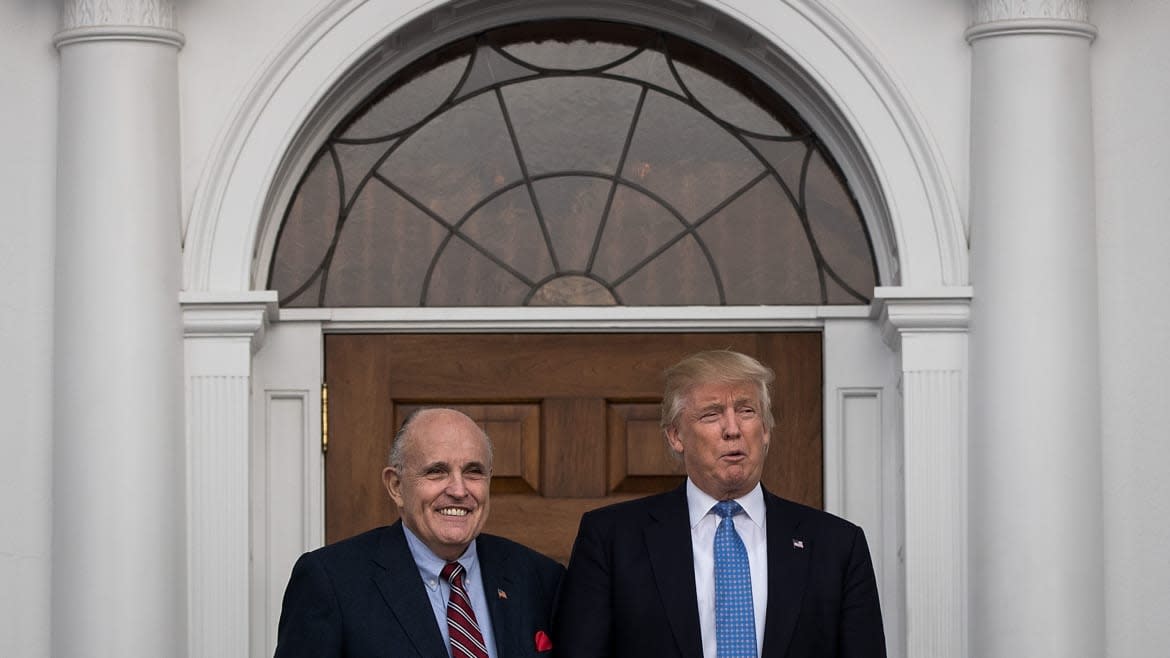 D.Trumpas torpedavo Rudy Giuliani pagalbos prašymus federalistų grandinėje