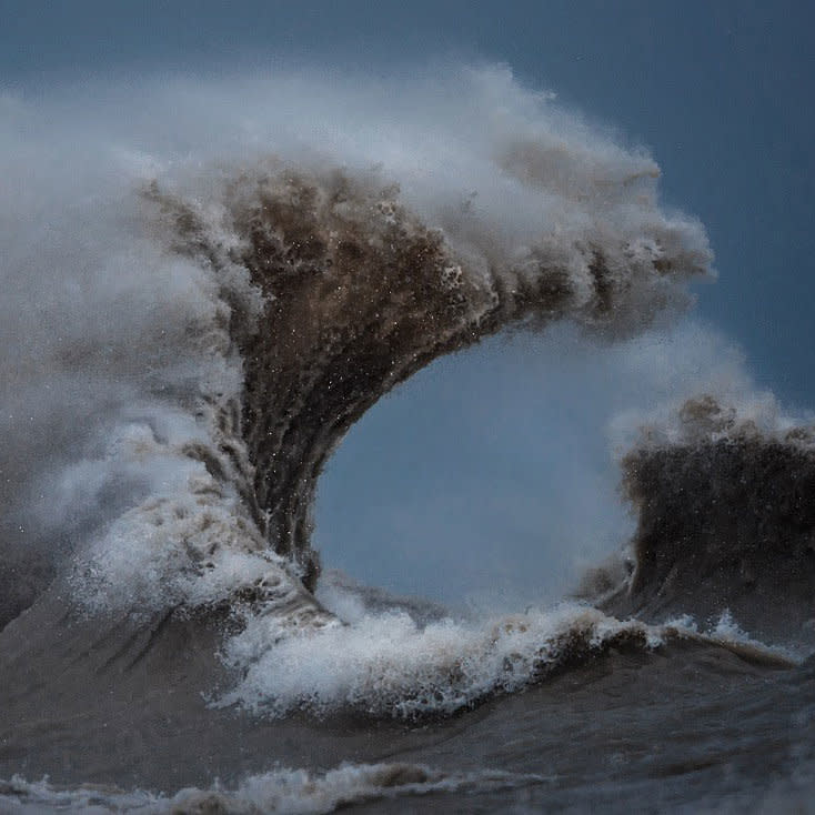 These Spectacular Photos Of Waves On Lake Erie Will Blow You Away