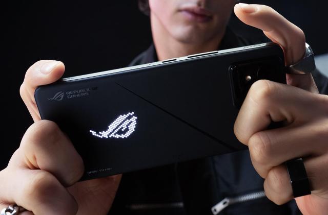 ASUS Republic of Gamers Reveals ROG Phone 8 Series at CES 2024