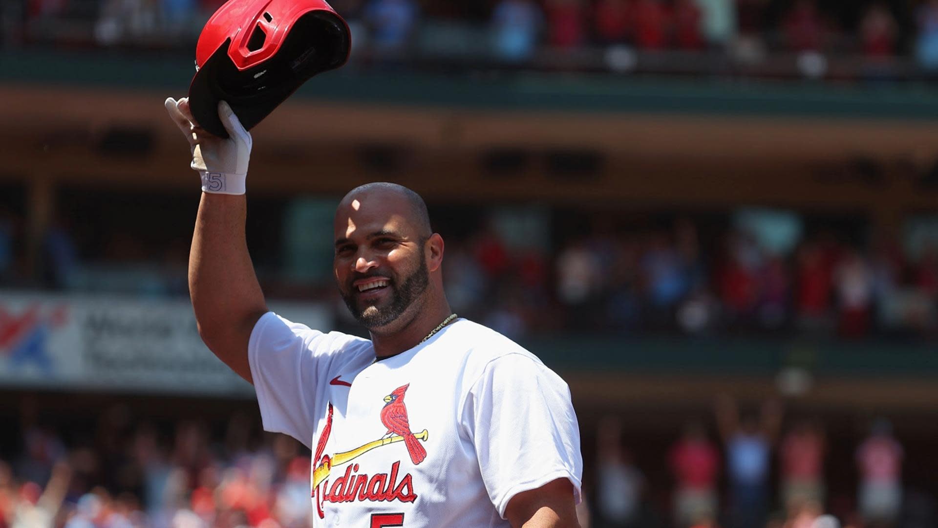 Albert Pujols hits home run No. 697, eclipsing Alex Rodriguez for