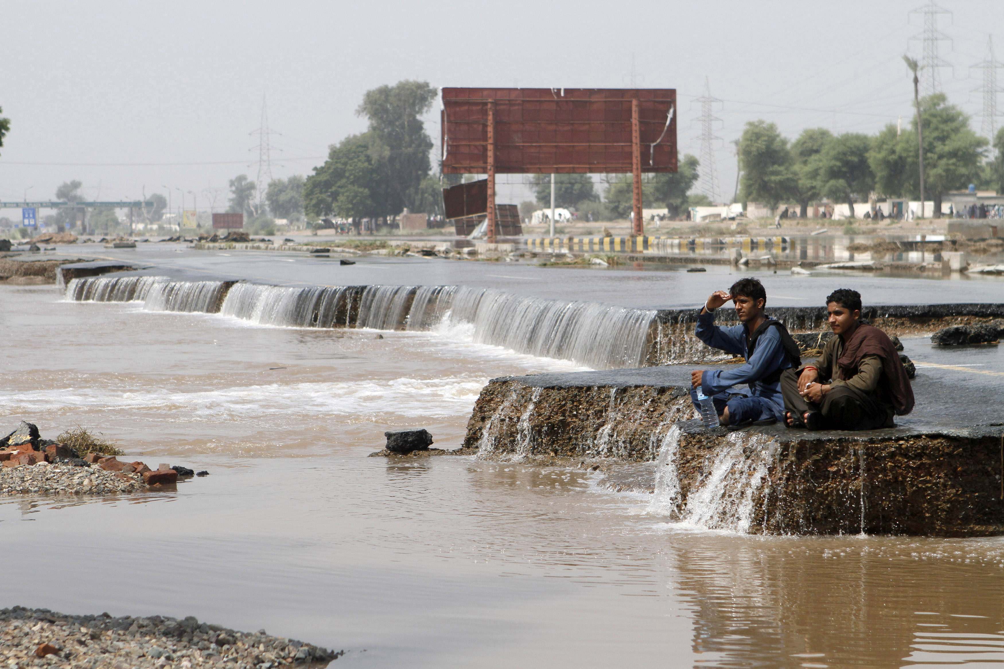 Monsoon triggers landslides and floods in India and Pakistan