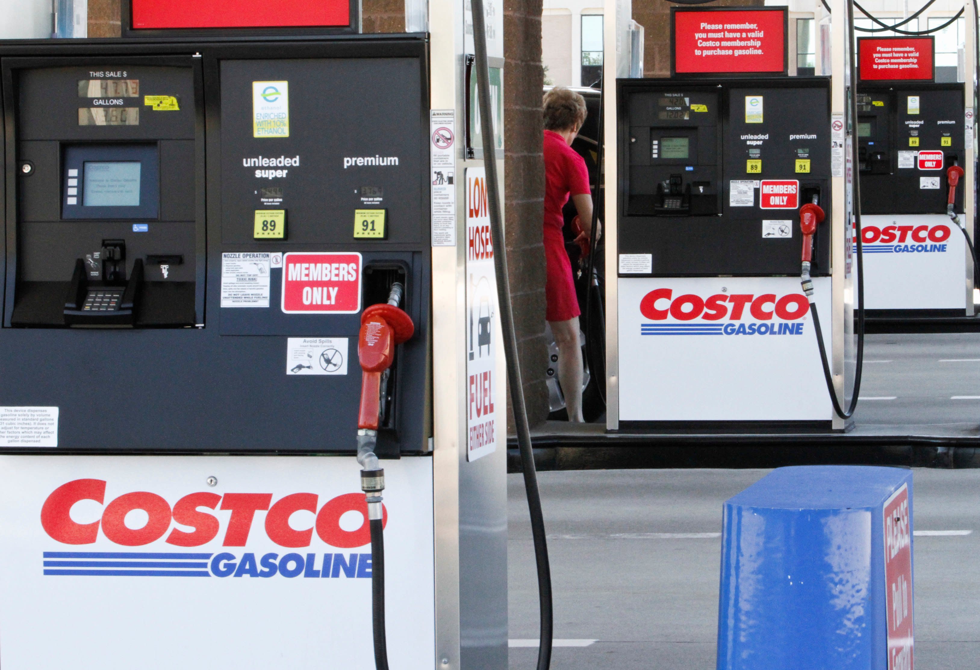 how to put in gas at costco