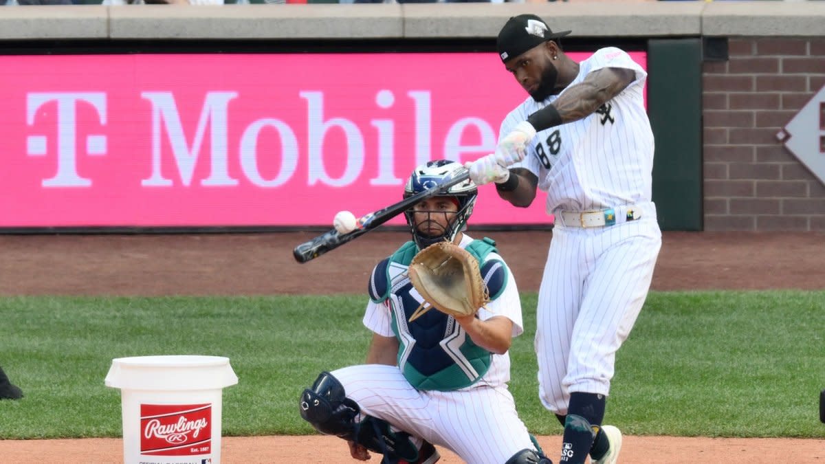 Luis Robert Jr. injury update: White Sox OF scratched from All-Star Game  due to calf tightness - DraftKings Network