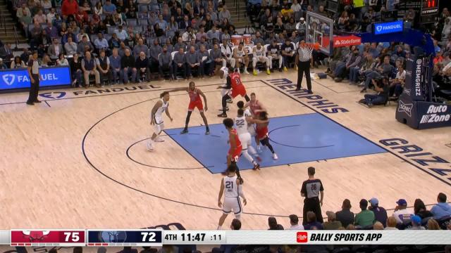 Brandon Clarke with a dunk vs the Chicago Bulls