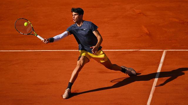 HLs: Alcaraz defeats Zverev for French Open title