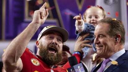 Yahoo Sports - Kelce is no stranger to entertaining large