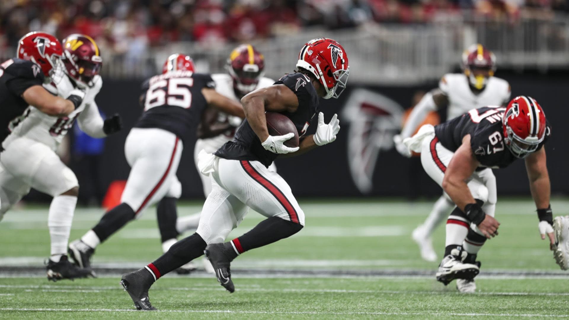 Baker Mayfield, a new playbook, a pencil pouch and wild ride to first Rams  start - The Athletic