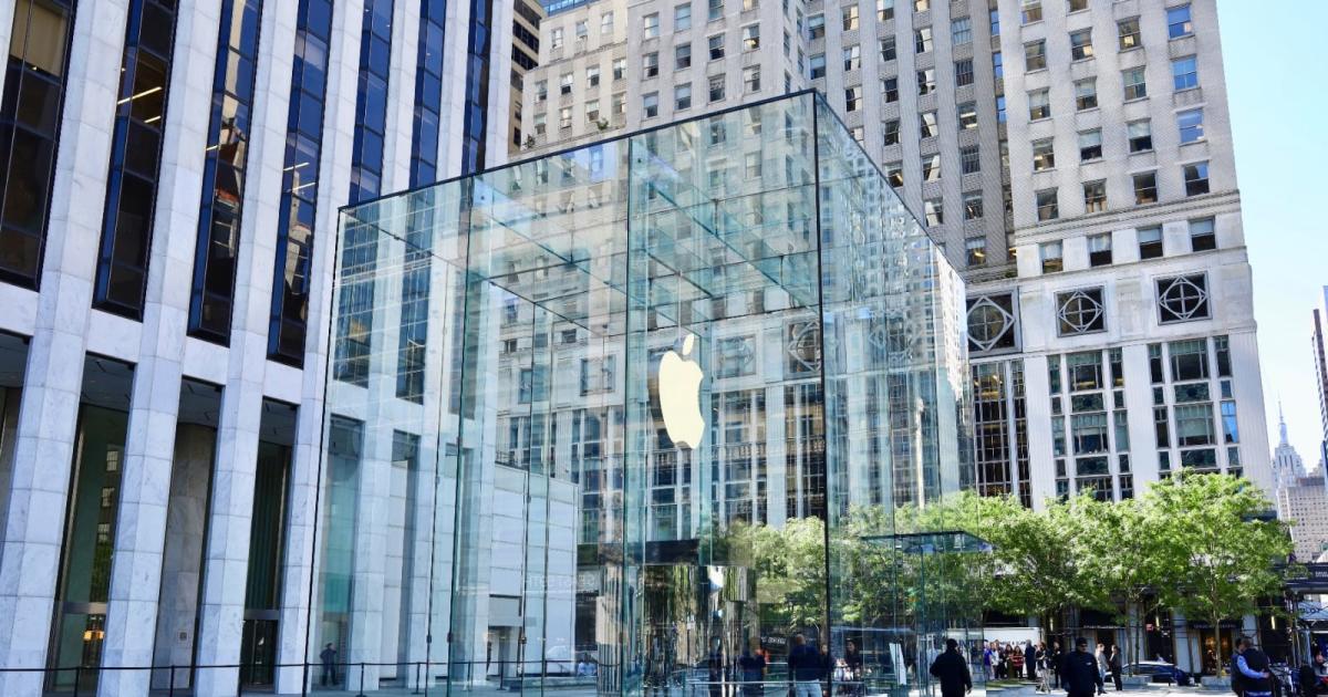 Inside Apple's redesigned 'cube' store in New York City | Engadget