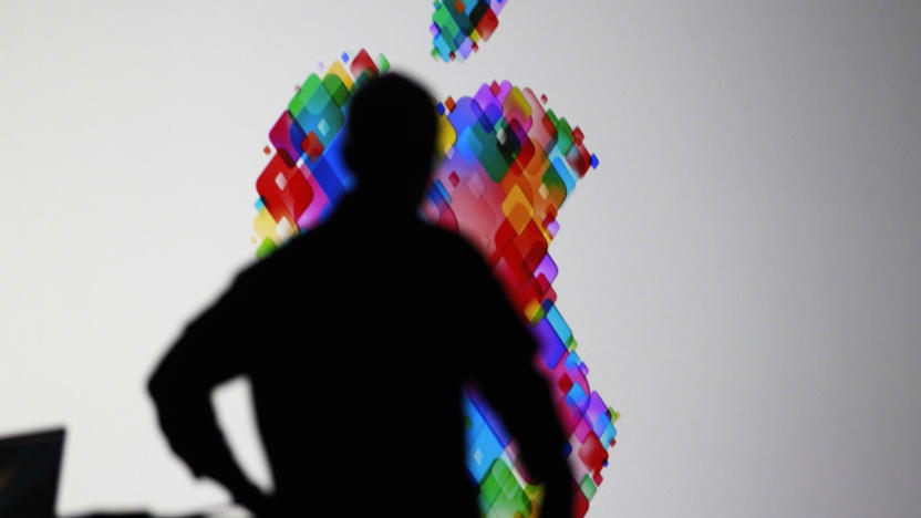 Apple Inc CEO Tim Cook takes the stage during the Apple Worldwide Developers Conference 2012  in San Francisco, California June 11, 2012.  REUTERS/Stephen Lam (UNITED STATES  - Tags: BUSINESS SCIENCE TECHNOLOGY)