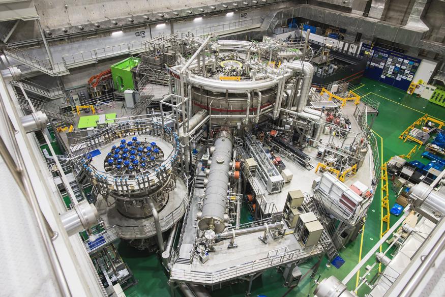 KSTAR superconducting fusion device, aka the 'artificial sun'