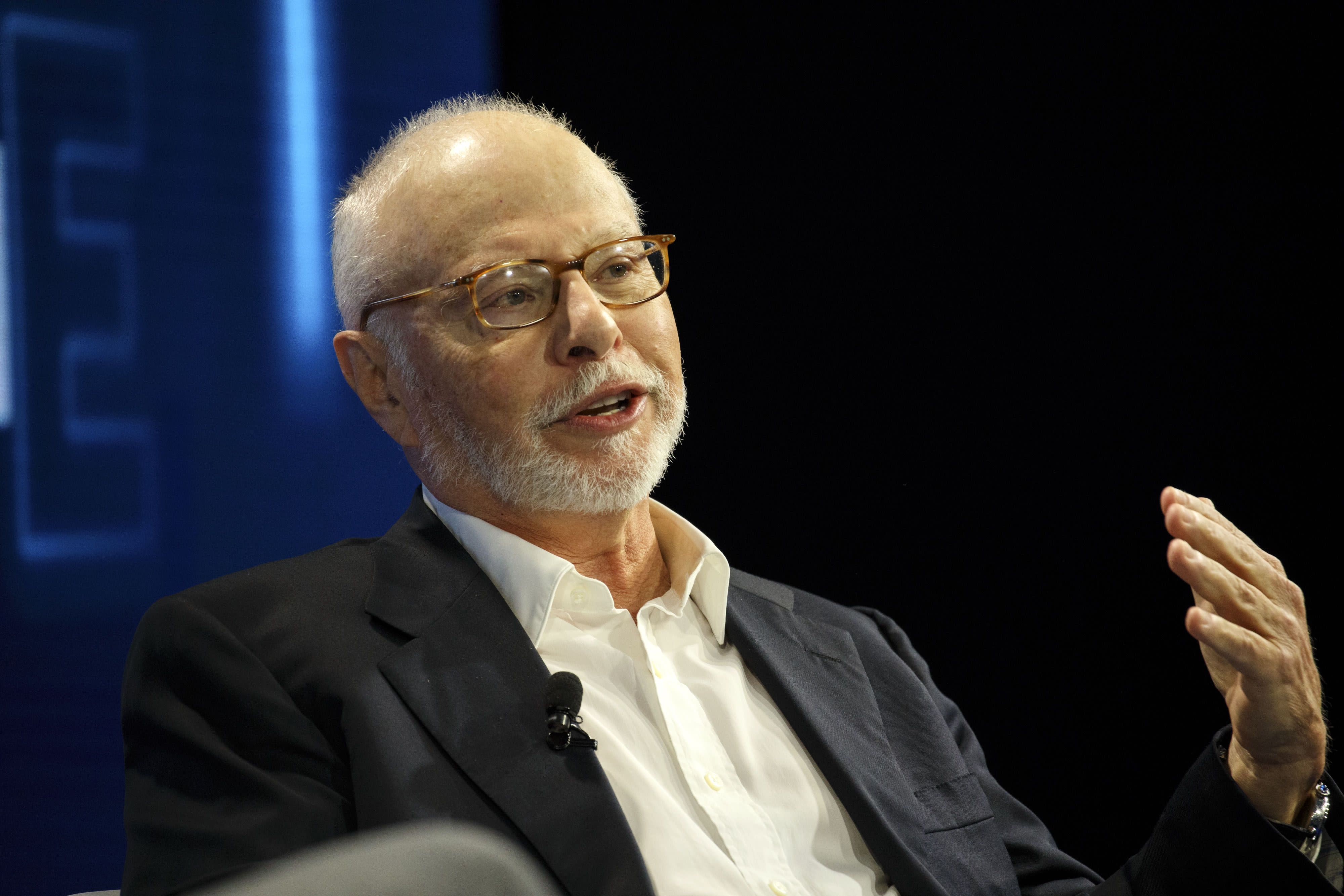 Activist Paul Singer Builds Close to 3 Billion Stake in SoftBank