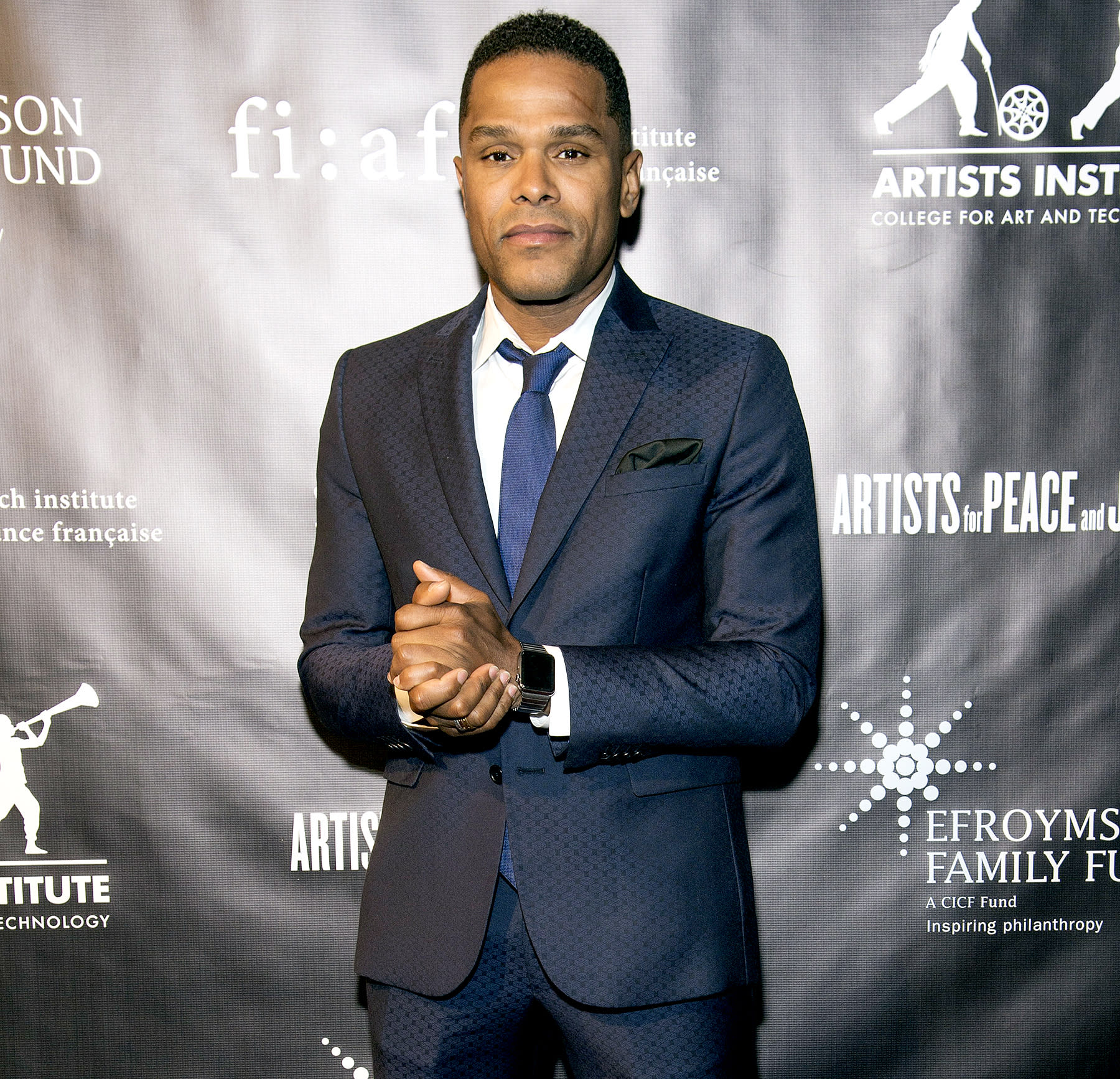 R b singer maxwell bisexual — pic 5