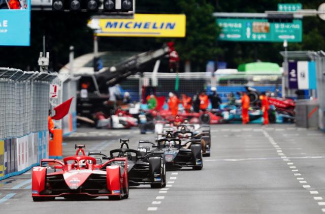 Formula E renews with CBS, adds Roku streaming