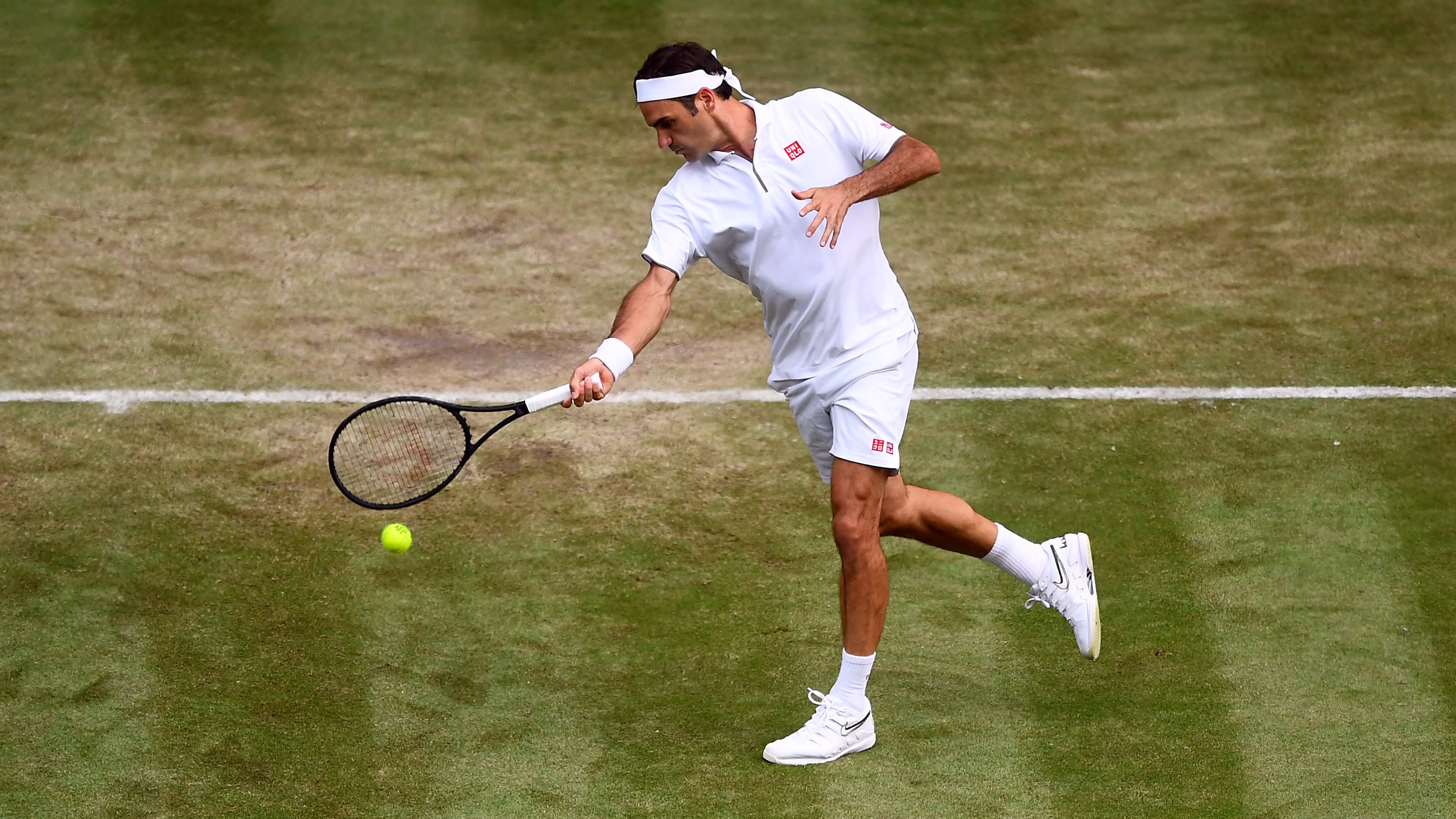 Roger Federer continues formidable record at Wimbledon