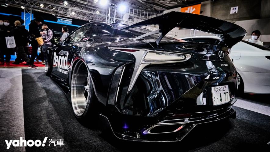 【東京改裝車展】寬而優雅的微暴力手段！Thunder Bolt打造「黑武士」級Lexus LC500！ - 9