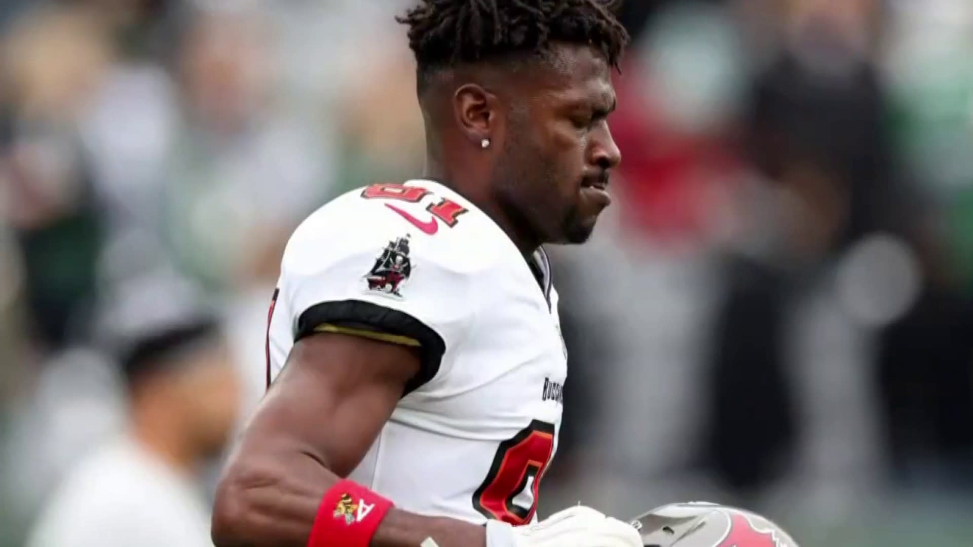 Judge allows Antonio Brown accuser to subpoena Bucs, Raiders, Patriots -  Bucs Nation