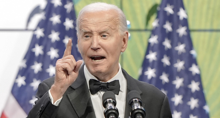 
Biden and Trump agree on 2 presidential debates. Here's what to know.
The two sides still appear to have significant differences on key questions, including the rules and who will moderate.
Trump wants a large live audience »