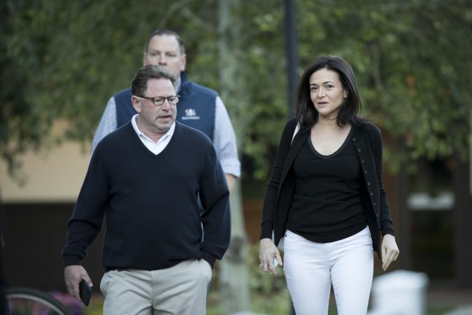 SUN VALLEY, ID - JULY 11: (L-R) Bobby Kotick, chief executive officer of Activision Blizzard, and Sheryl Sandberg, chief operating officer of Facebook, arrive for a morning session of the annual Allen & Company Sun Valley Conference, July 11, 2018 in Sun Valley, Idaho. Every July, some of the world's most wealthy and powerful businesspeople from the media, finance, technology and political spheres converge at the Sun Valley Resort for the exclusive weeklong conference. (Photo by Drew Angerer/Getty Images)