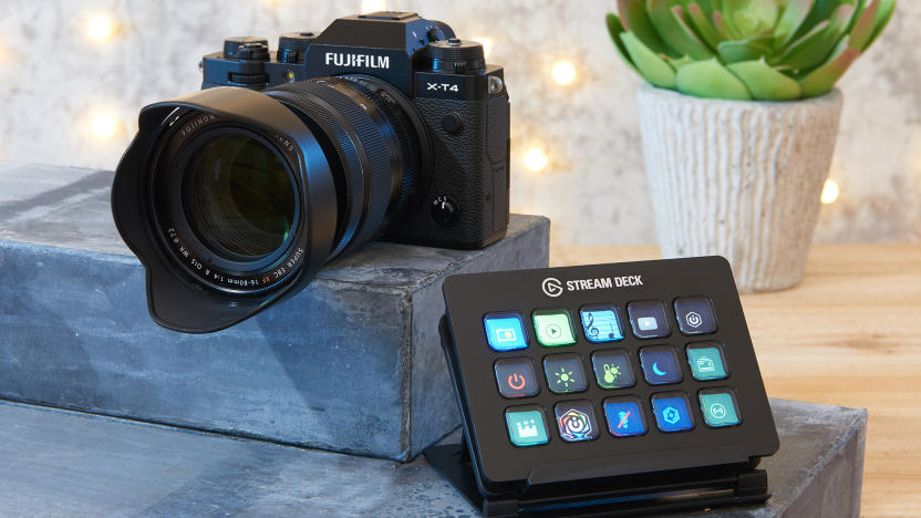 Social media items for the Engadget 2021 Holiday Gift Guide.