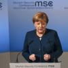 Merkel in Algeria per arginare il flusso di migranti